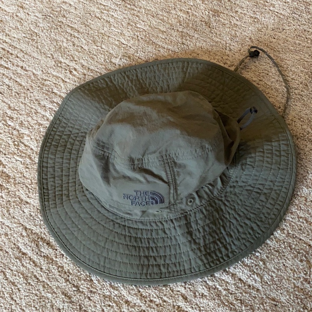 North face bucket hat